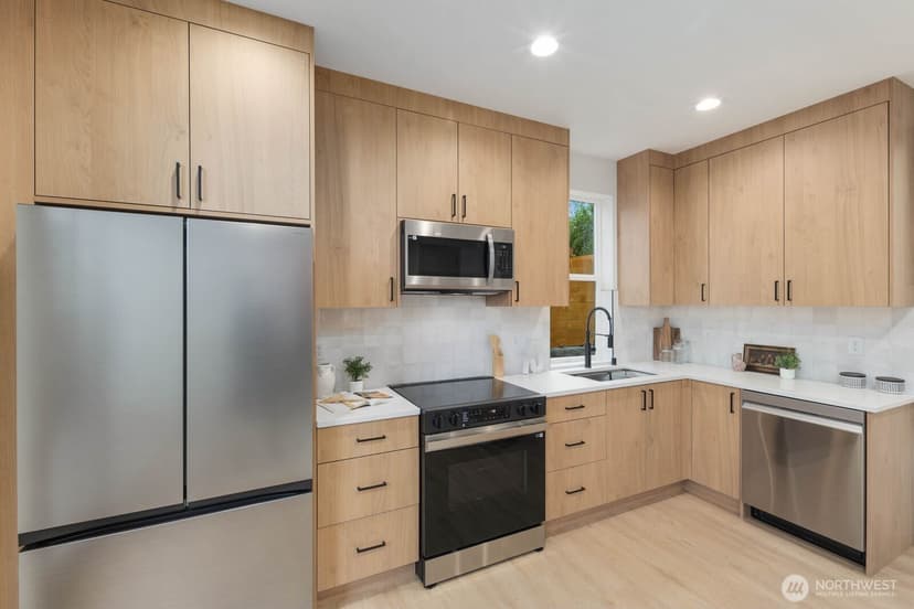 Property photo for 5921 32nd Avenue SW #B, Seattle photo 8