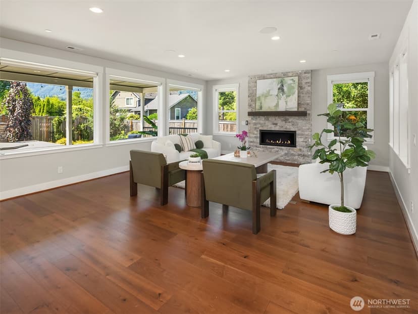 Property photo for 1055 SE 13th Place, North Bend photo 4