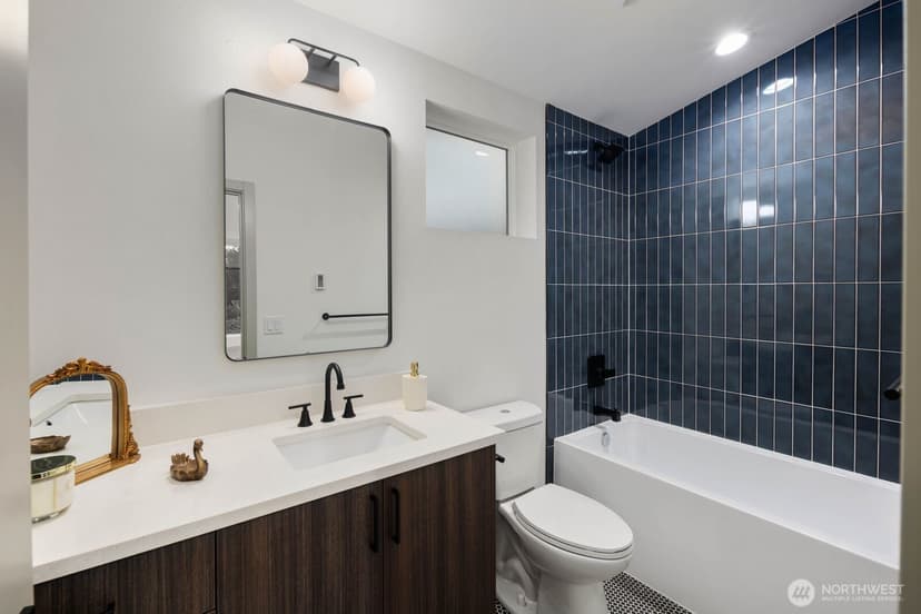 Property photo for 5923 32nd Avenue SW, Seattle photo 17