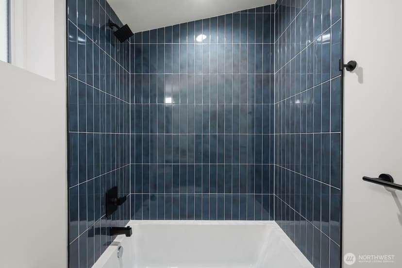 Property photo for 5923 32nd Avenue SW, Seattle photo 18