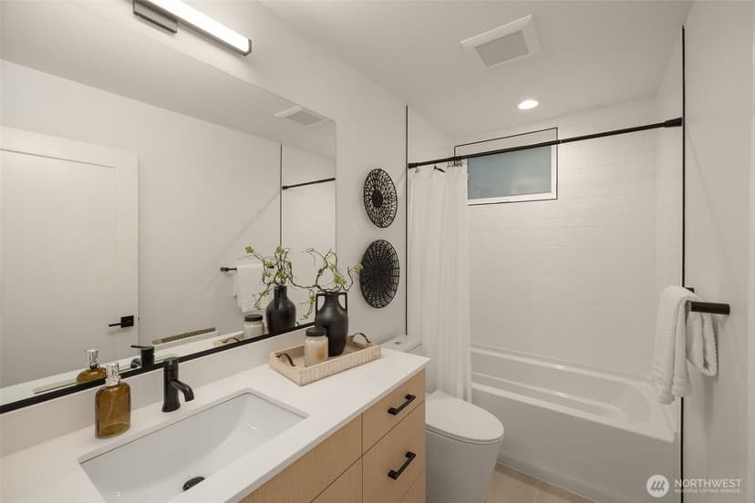 Property photo for 823 B 17th Avenue, Seattle photo 17