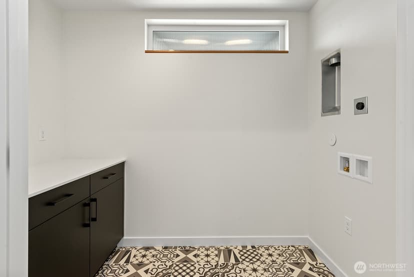 Property photo for 4122 Burke Avenue N, Seattle photo 25