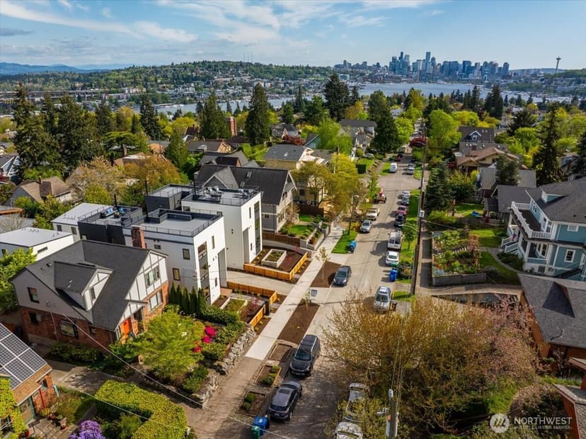 Property photo for 4122 Burke Avenue N, Seattle photo 32