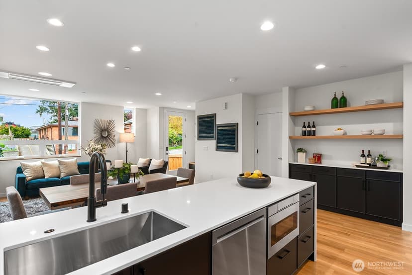 Property photo for 4122 Burke Avenue N, Seattle photo 9