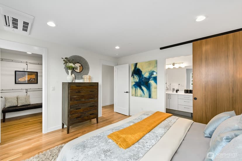 Property photo for 4122 Burke Avenue N, Seattle photo 17