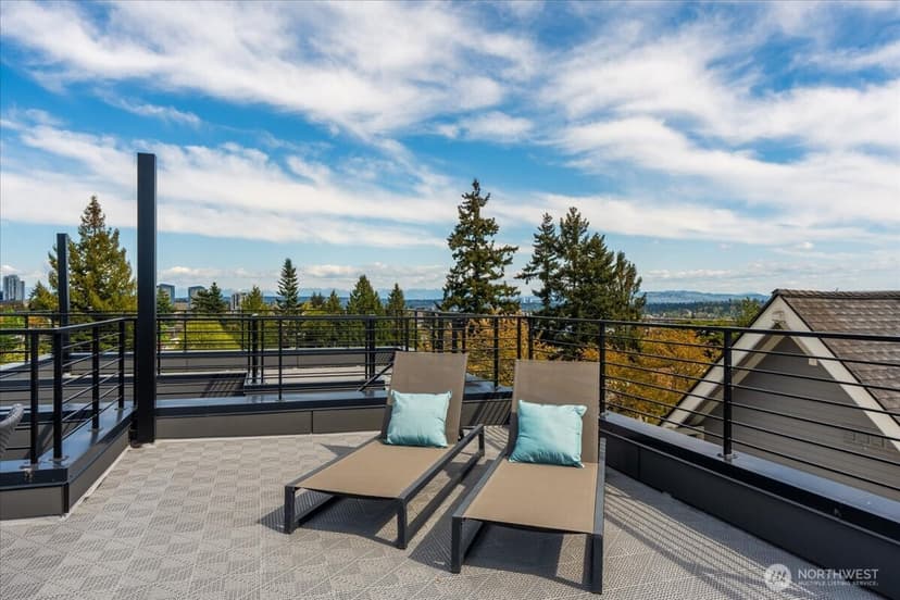 Property photo for 4122 Burke Avenue N, Seattle photo 27