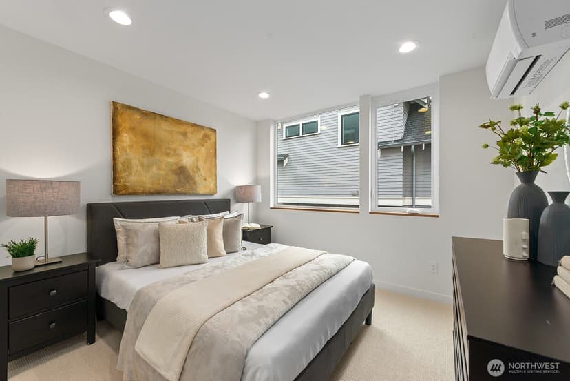 Property photo for 4122 Burke Avenue N, Seattle photo 24