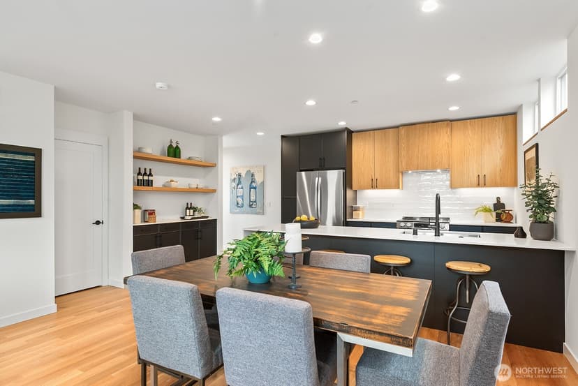 Property photo for 4122 Burke Avenue N, Seattle photo 8