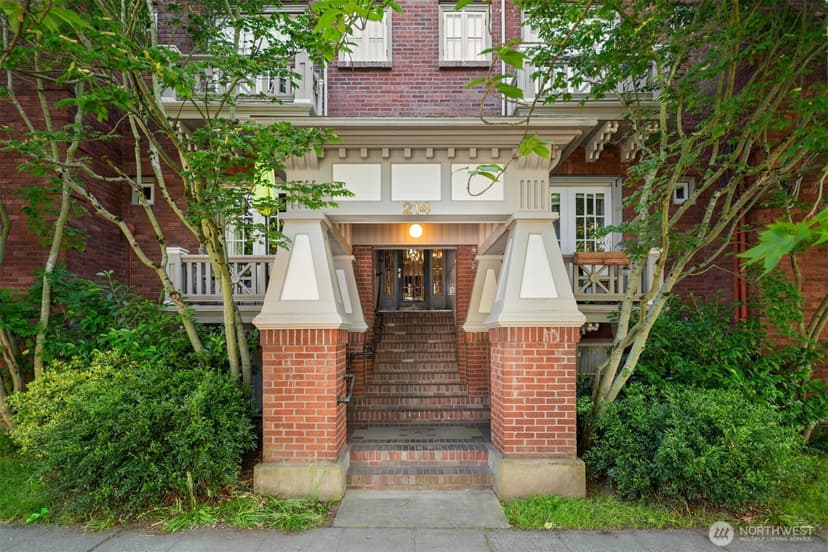 Property photo for 214 13th Avenue E #3, Seattle photo 2