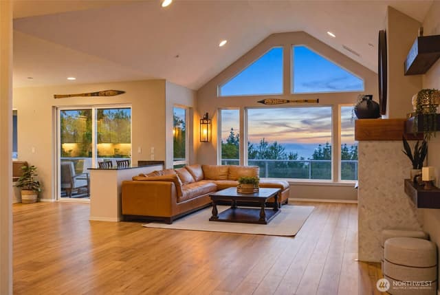 Property photo for 11504 76th Avenue NW, Tulalip photo 4