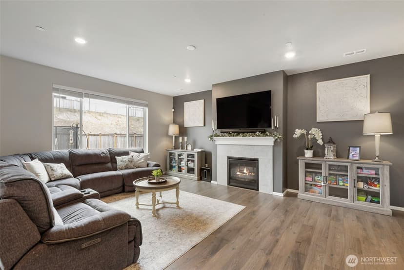 Property photo for 1328 Baker Heights Loop, Bremerton photo 8