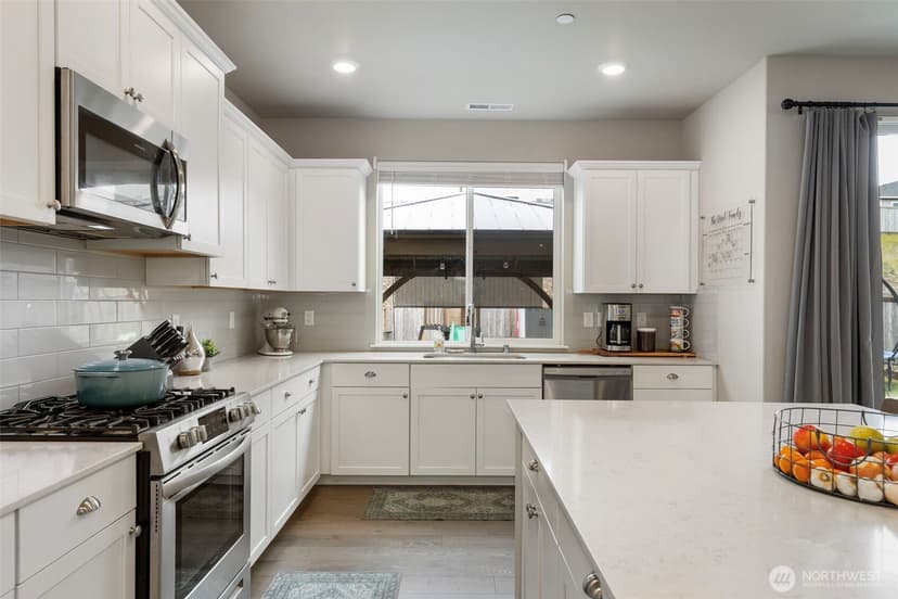Property photo for 1328 Baker Heights Loop, Bremerton photo 14