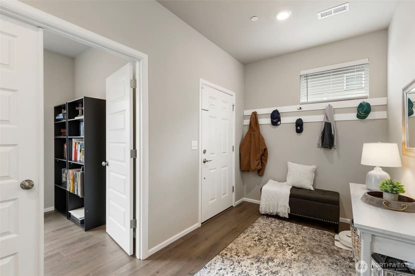 Property photo for 1328 Baker Heights Loop, Bremerton photo 6