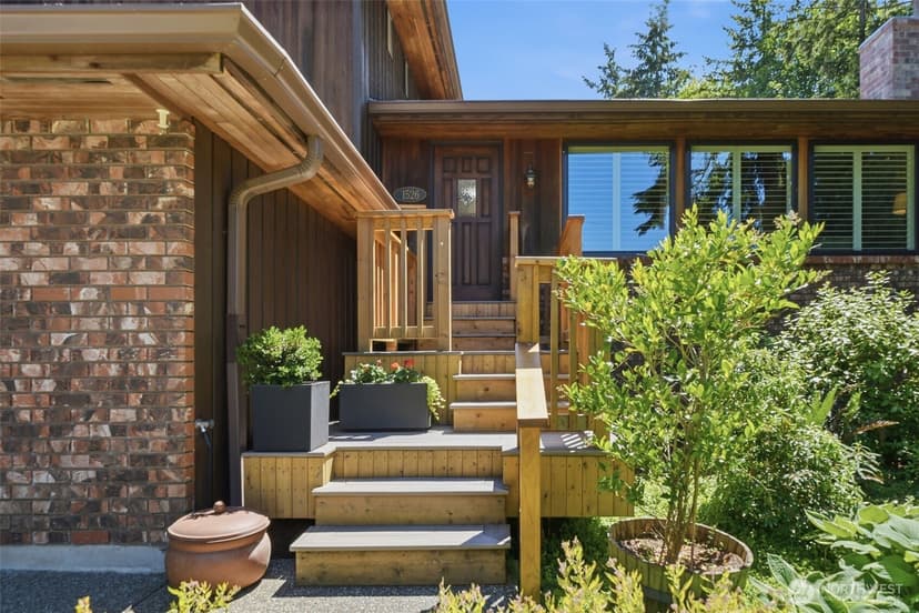 Property photo for 1526 S Lake Stickney Drive, Lynnwood photo 4