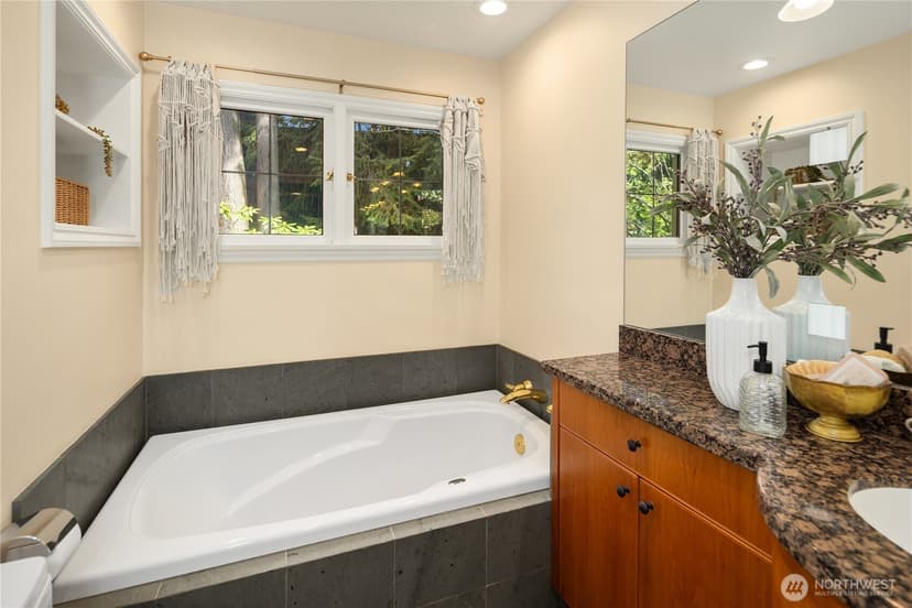Property photo for 3409 Magnolia Blvd W, Seattle photo 14