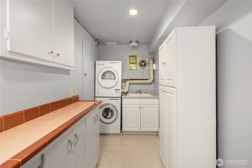 Property photo for 3409 Magnolia Blvd W, Seattle photo 22