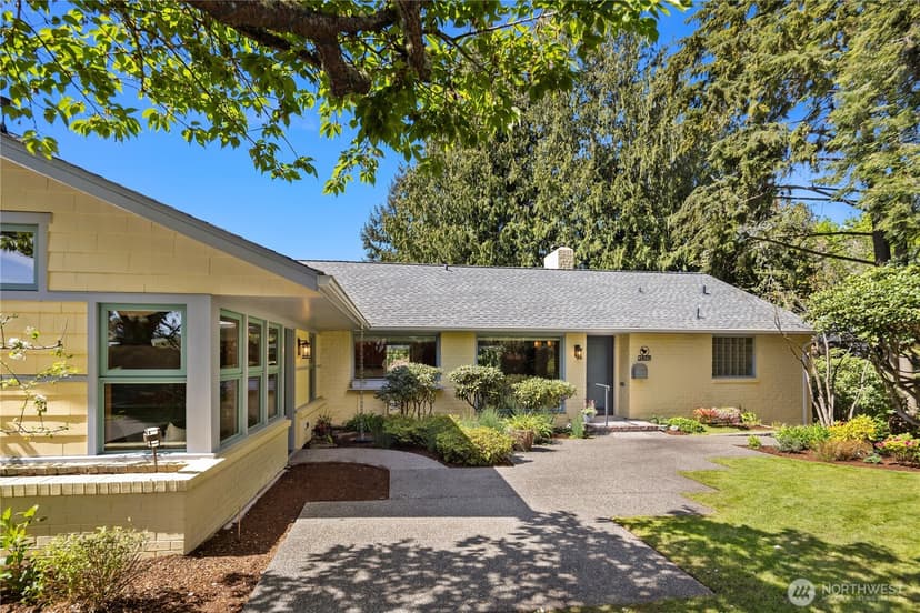 Property photo for 3409 Magnolia Blvd W, Seattle photo 2