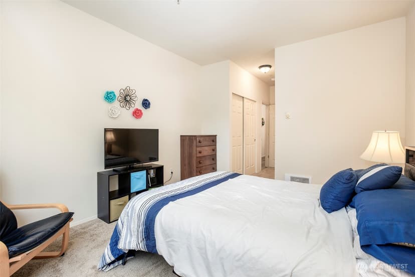 Property photo for 12712 Admiralty Way #G302, Everett photo 6