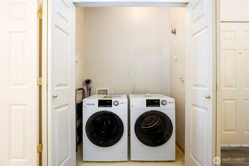 Property photo for 12712 Admiralty Way #G302, Everett photo 10