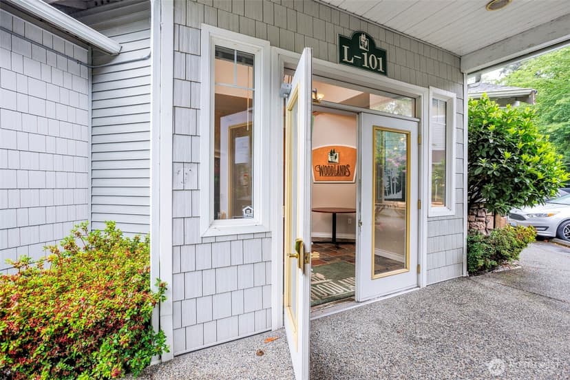 Property photo for 12712 Admiralty Way #G302, Everett photo 16