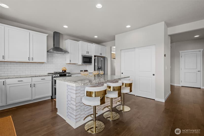 Property photo for 19042 123rd Avenue SE, Renton photo 6