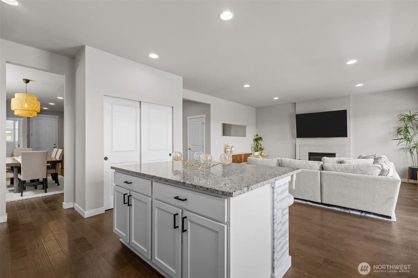 Property photo for 19042 123rd Avenue SE, Renton photo 8