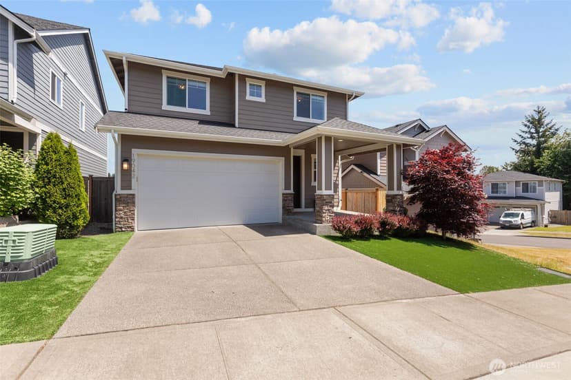 Property photo for 19042 123rd Avenue SE, Renton photo 2
