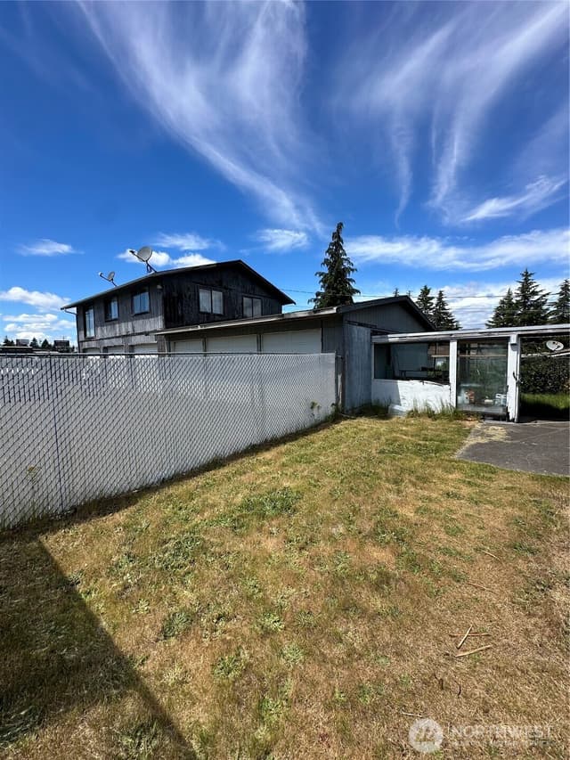 Property photo for 2712 67th Avenue W, University Place photo 4