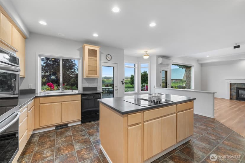 Property photo for 2322 Pioneer Highway, Stanwood photo 17