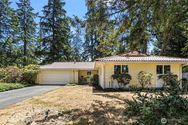 Property photo for 8308 99th Street Ct SW, Lakewood photo 2