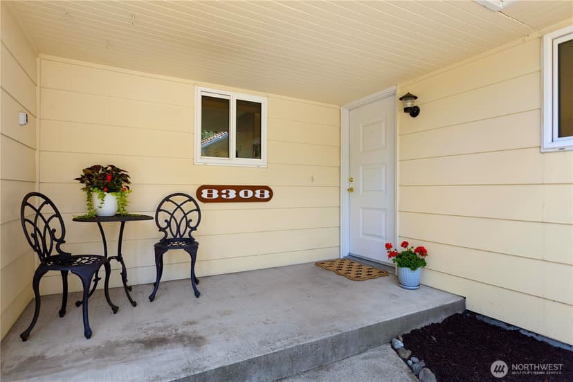 Property photo for 8308 99th Street Ct SW, Lakewood photo 3