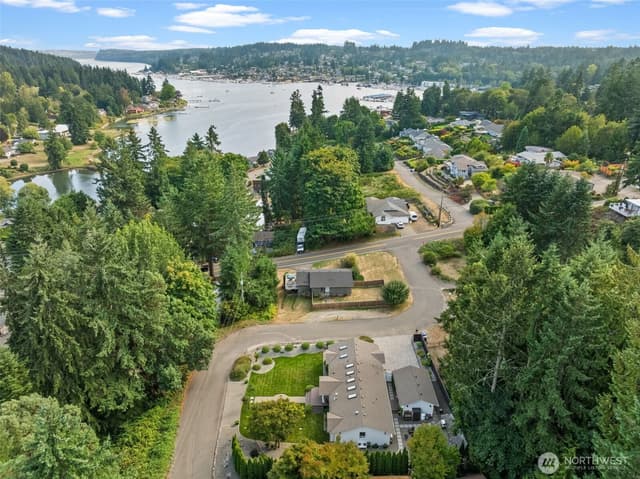 Property photo for 9604 Ridgeway, Gig Harbor photo 4