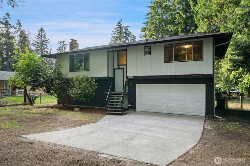 Property photo for 8785 SE Sedgwick Road, Port Orchard photo 2