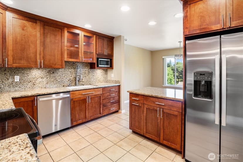 Property photo for 10823 Glen Acres Drive S #D, Seattle photo 5