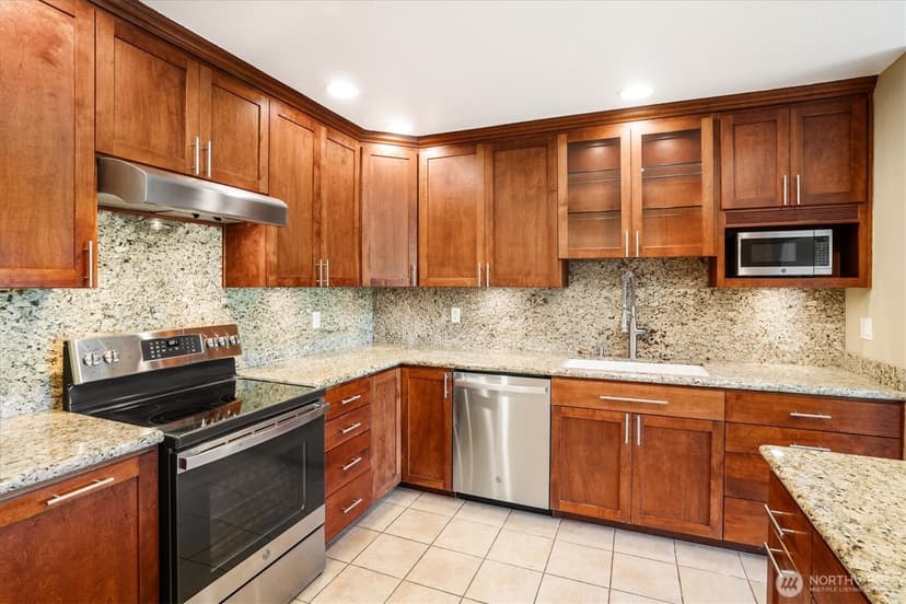 Property photo for 10823 Glen Acres Drive S #D, Seattle photo 6