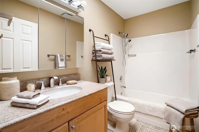 Property photo for 10823 Glen Acres Drive S #D, Seattle photo 18