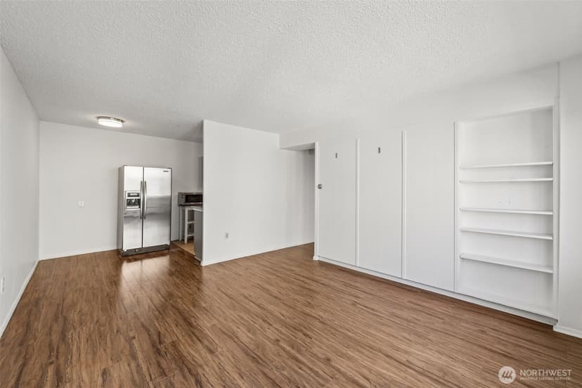 Property photo for 1200 Boylston Avenue #402, Seattle photo 4