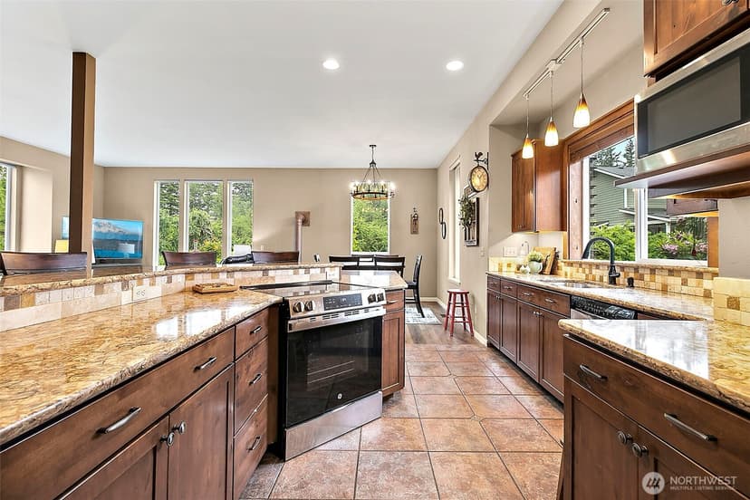 Property photo for 1340 Maloney Grove Avenue SE, North Bend photo 8