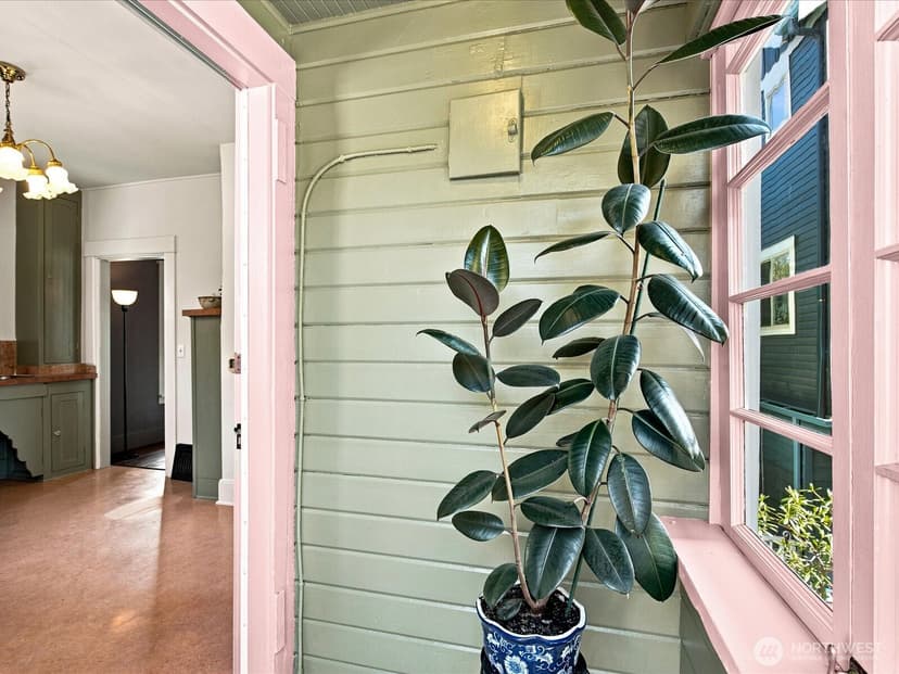 Property photo for 2811 SW Dakota Street, Seattle photo 16