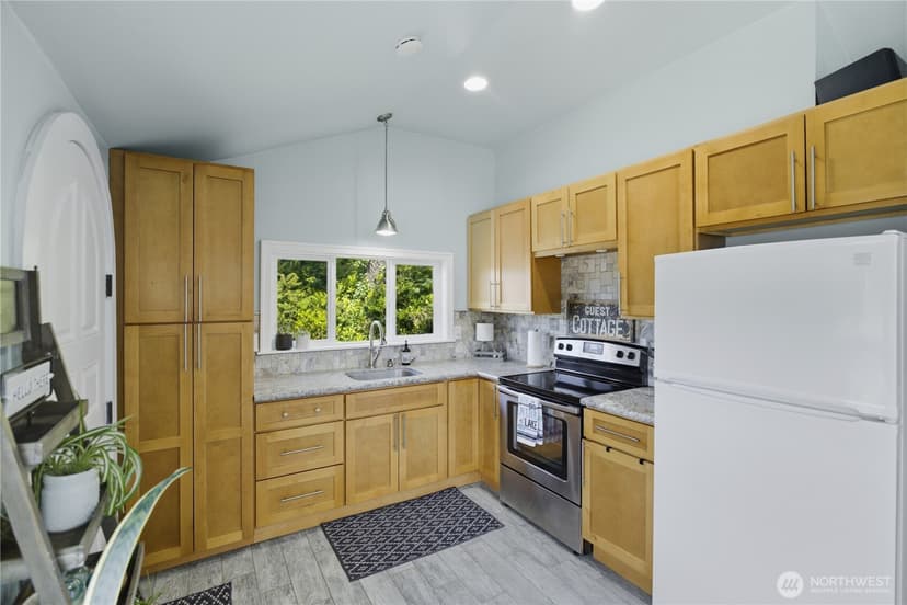 Property photo for 7110 Vandermark Road E, Bonney Lake photo 31