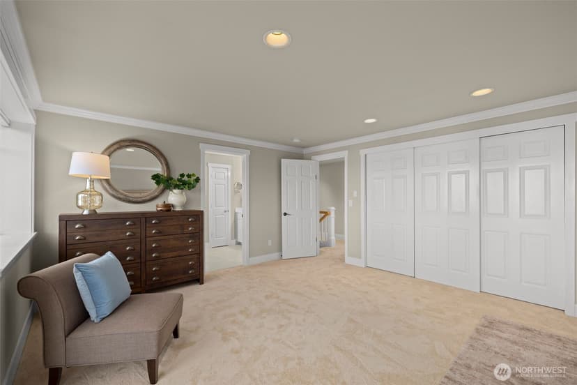 Property photo for 18021 SE 40th Place, Bellevue photo 10