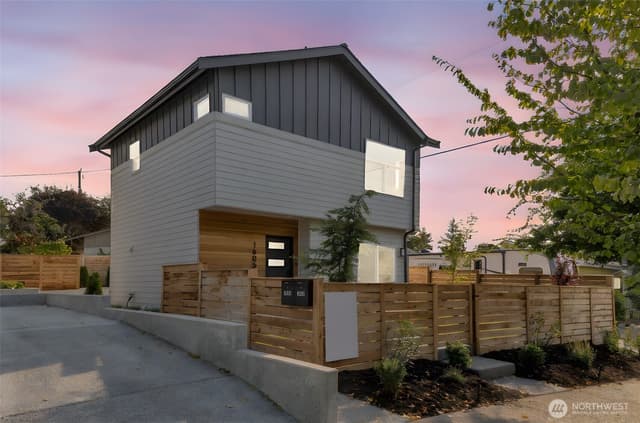 Property photo for 1605 SW Kenyon Street, Seattle photo 2