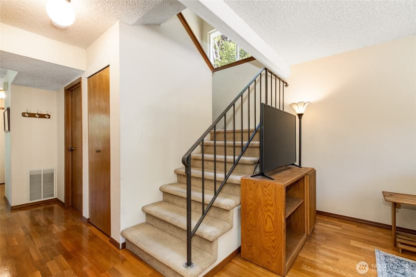 Property photo for 21136 NE 16th Street, Sammamish photo 12