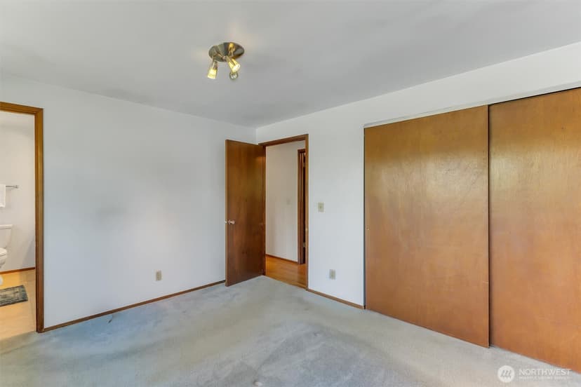 Property photo for 20907 4th Place S, Des Moines photo 15