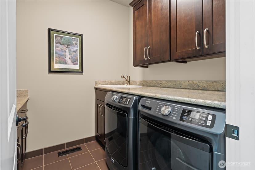 Property photo for 11226 Greystone Drive SW, Lakewood photo 37