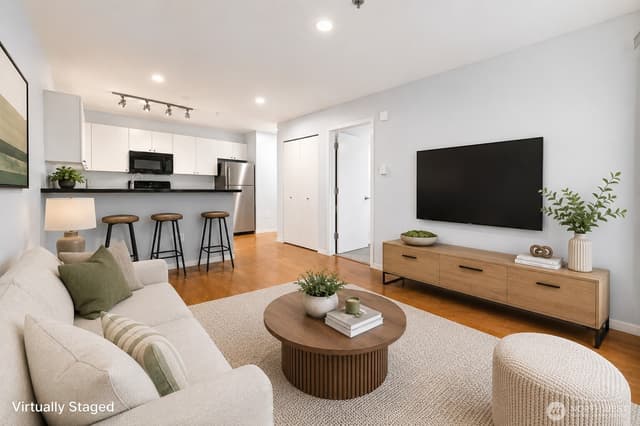 Property photo for 1323 Boren Avenue #206, Seattle