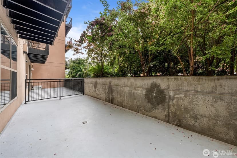 Property photo for 1323 Boren Avenue #206, Seattle photo 12