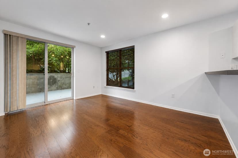 Property photo for 1323 Boren Avenue #206, Seattle photo 3