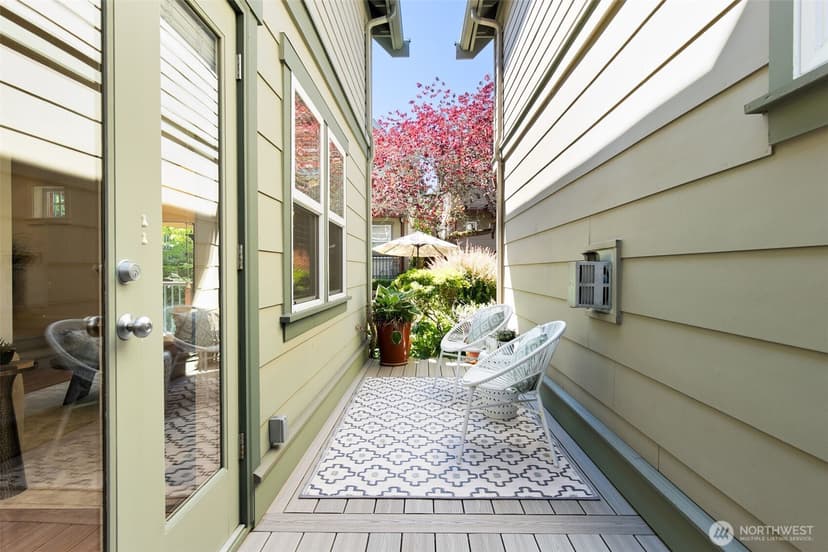 Property photo for 6318 5th Avenue NE #C, Seattle photo 19