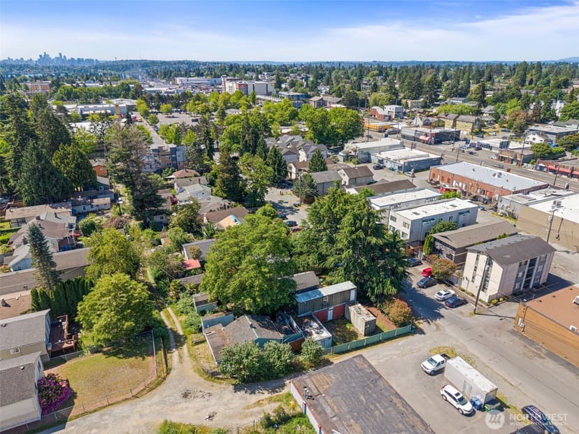 Property photo for 10346 Midvale Avenue N, Seattle photo 26